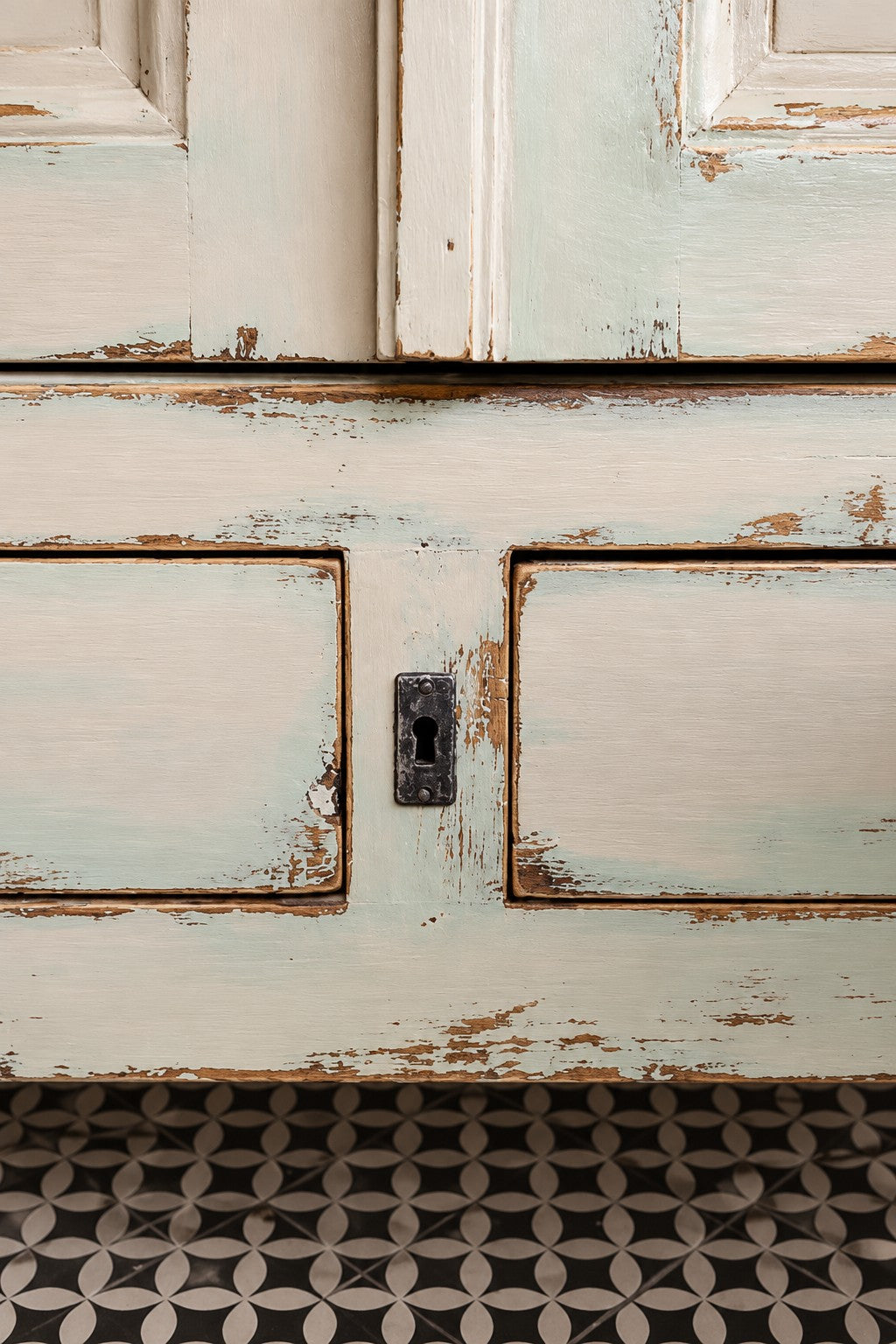 Detail sleutelgat en verweerde distressed afwerking CAS 029